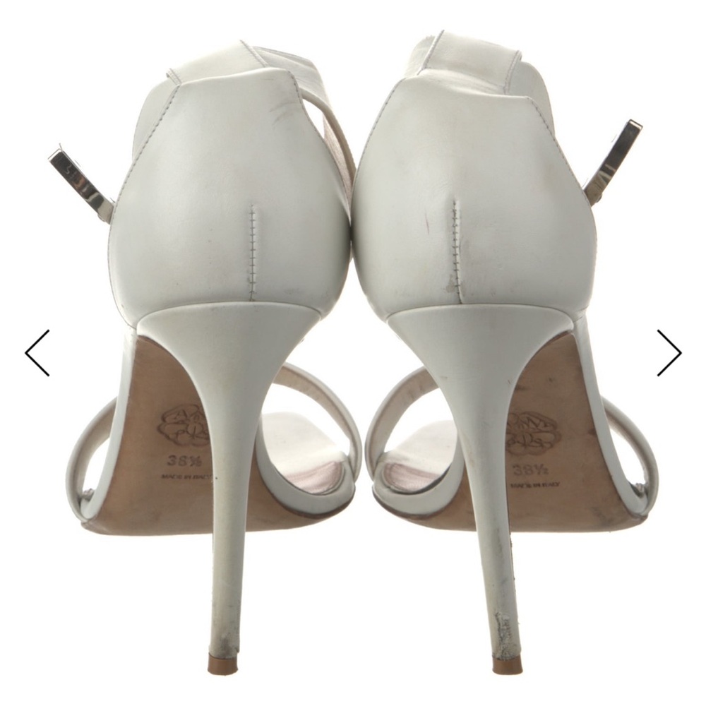 Alexander McQueen White Leather Heels silver buckle 38.5 with dustbag - Picture 5 of 16